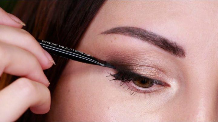 Как сделать макияж одним черным карандашом